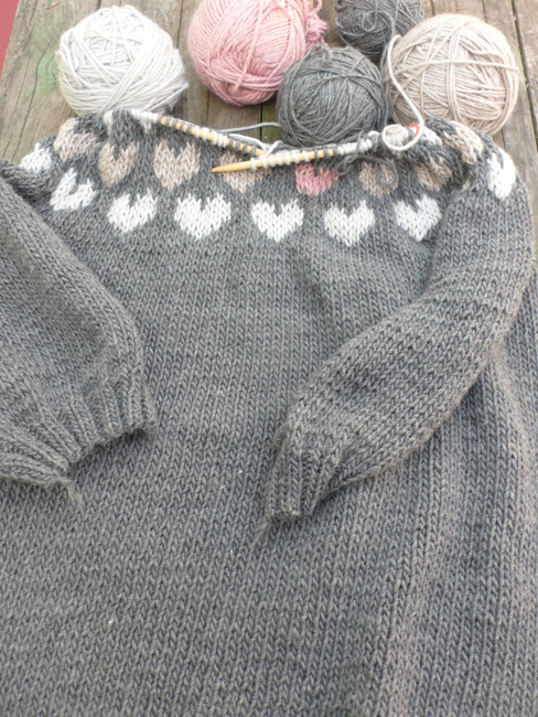 Heart grey sweater 650